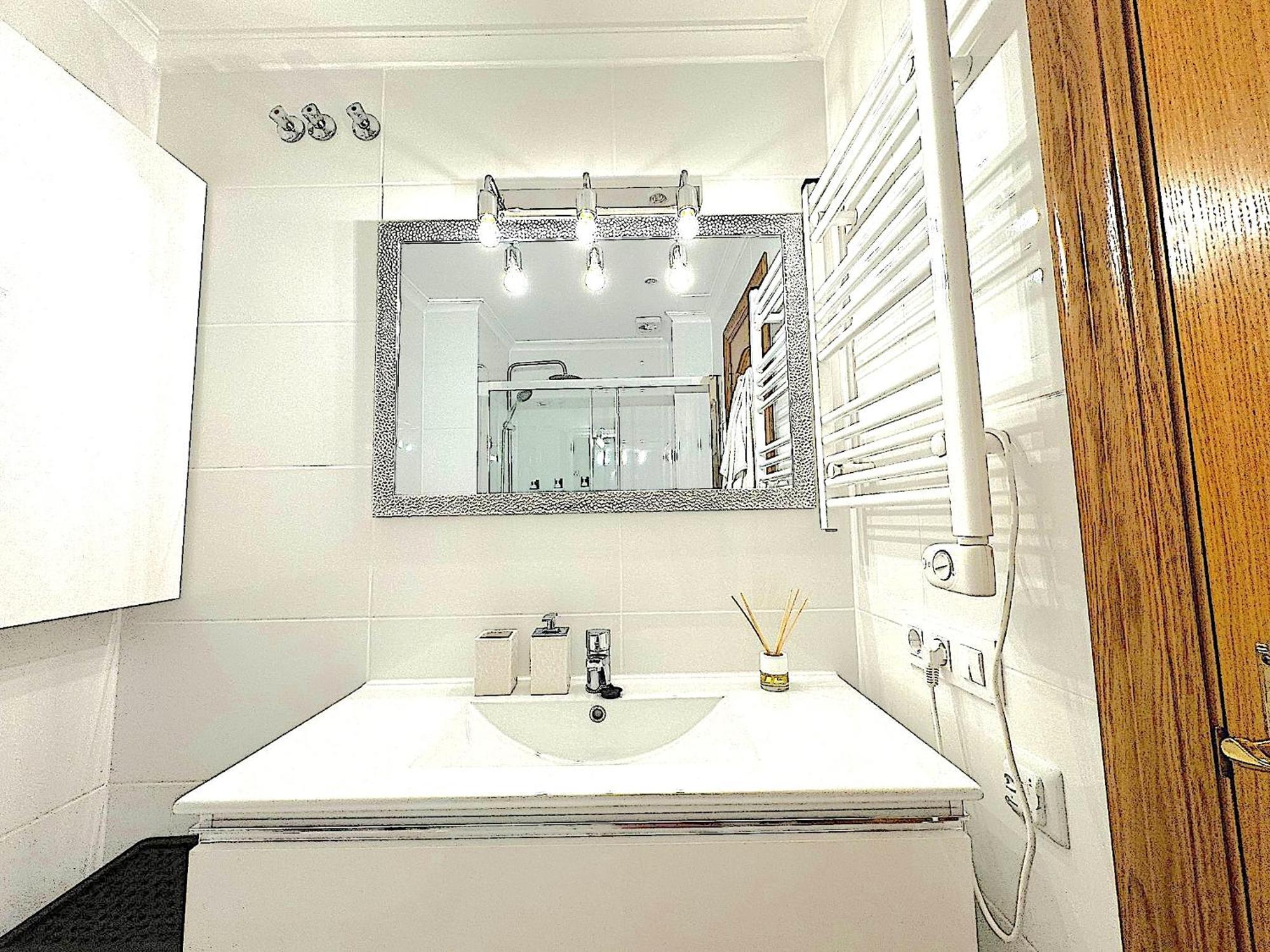 Atico Con Jacuzzi Privado , 1 Min Walk De Playa Levante سانتا بولا المظهر الخارجي الصورة