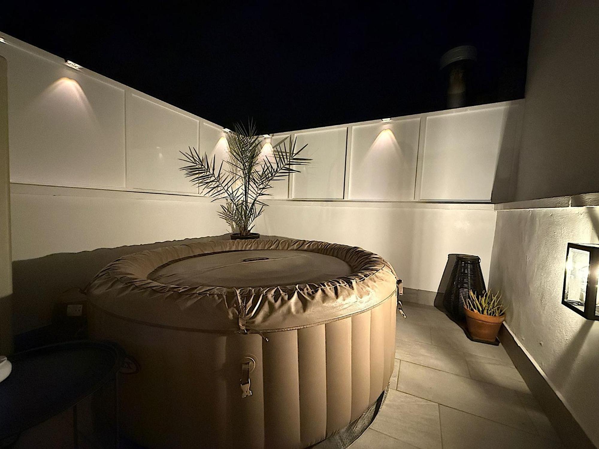 Atico Con Jacuzzi Privado , 1 Min Walk De Playa Levante سانتا بولا المظهر الخارجي الصورة