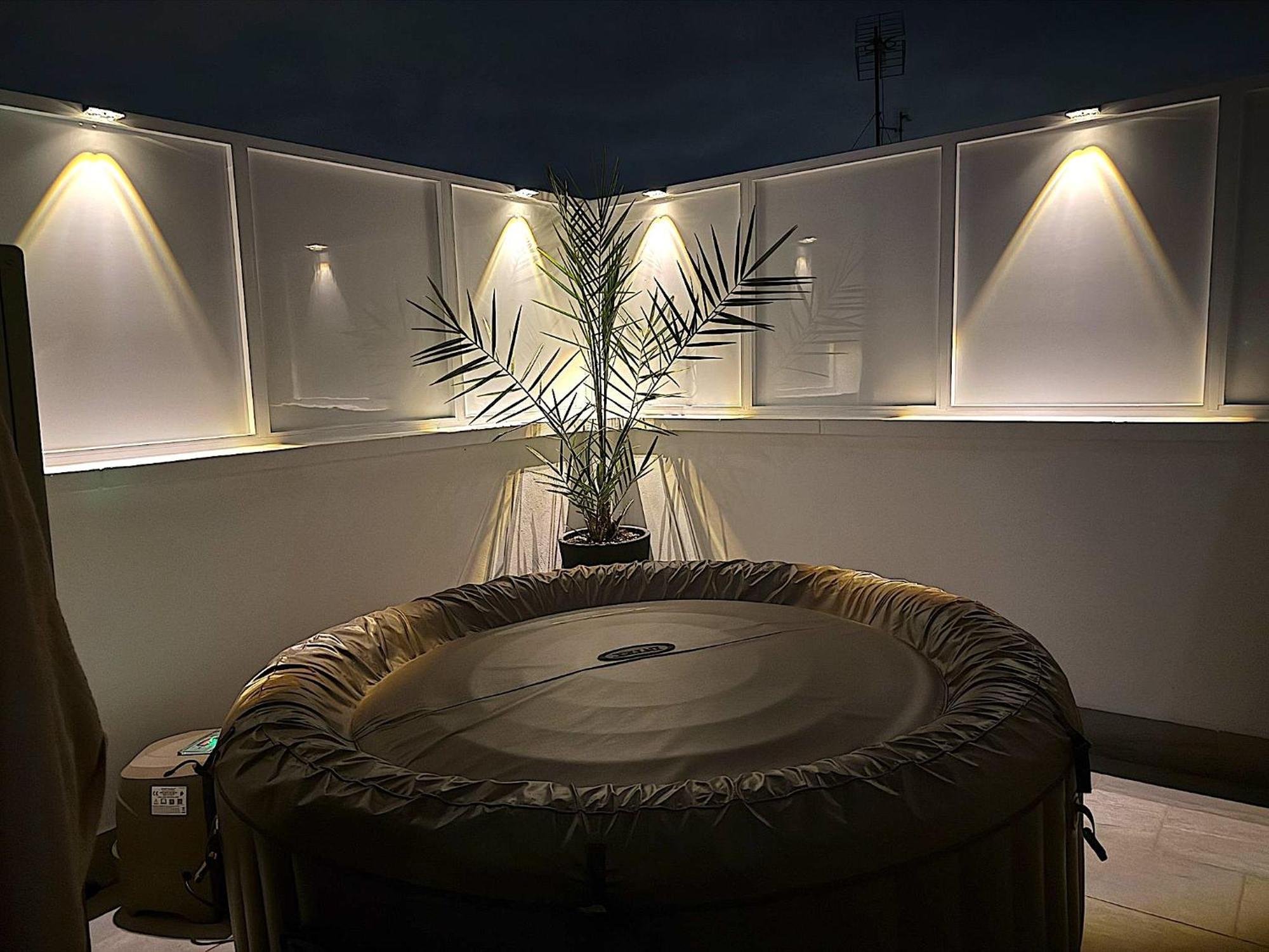 Atico Con Jacuzzi Privado , 1 Min Walk De Playa Levante سانتا بولا المظهر الخارجي الصورة